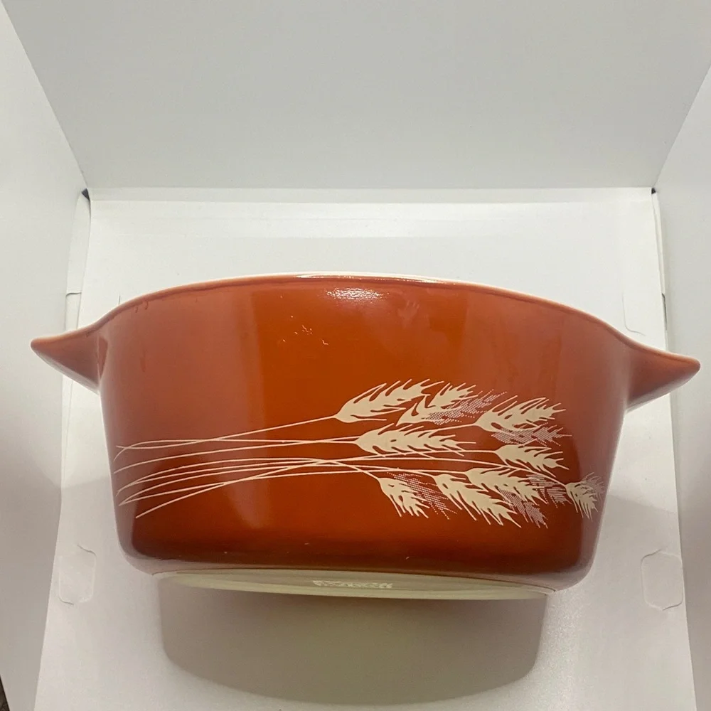 Pyrex Burnt Orange Autumn Harvest Wheat Pattern Milk Glass Dish sz 475-B Kitchen